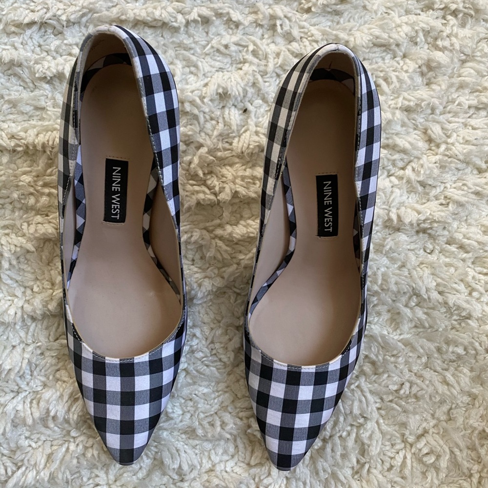 NINE WEST BLACK & WHITE HEELS